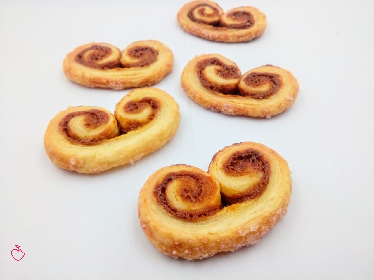 Ventagli di sfoglia al pralinato di nocciole home made