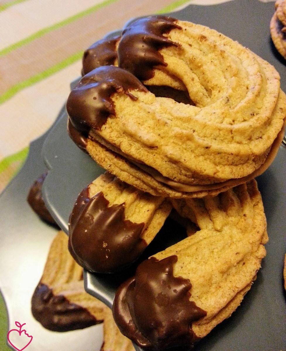 Biscotti alle nocciole con cremino